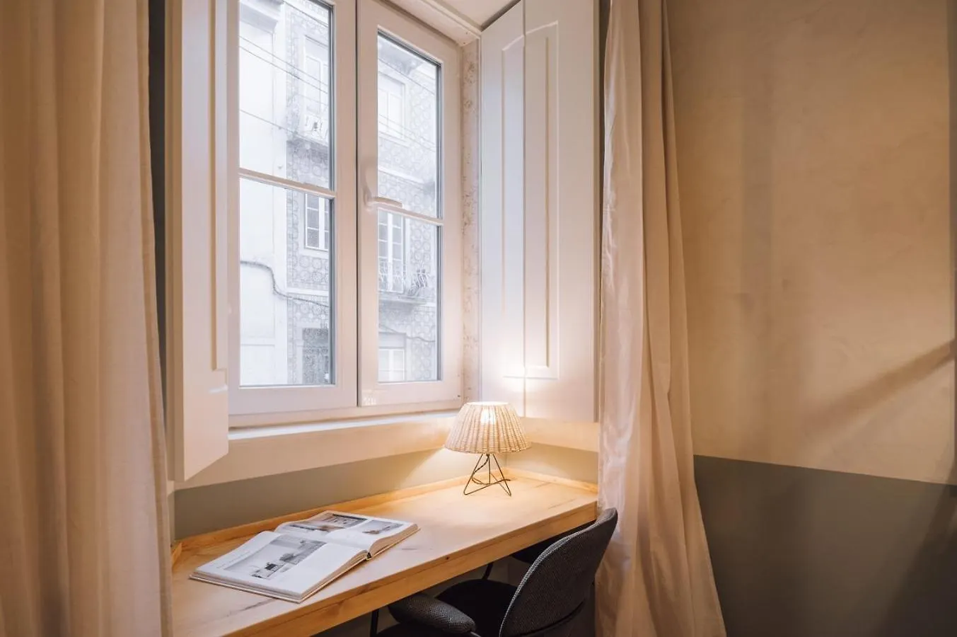 Martos - 1 Bedroom And Terrace In Santos Lisbon Apartment