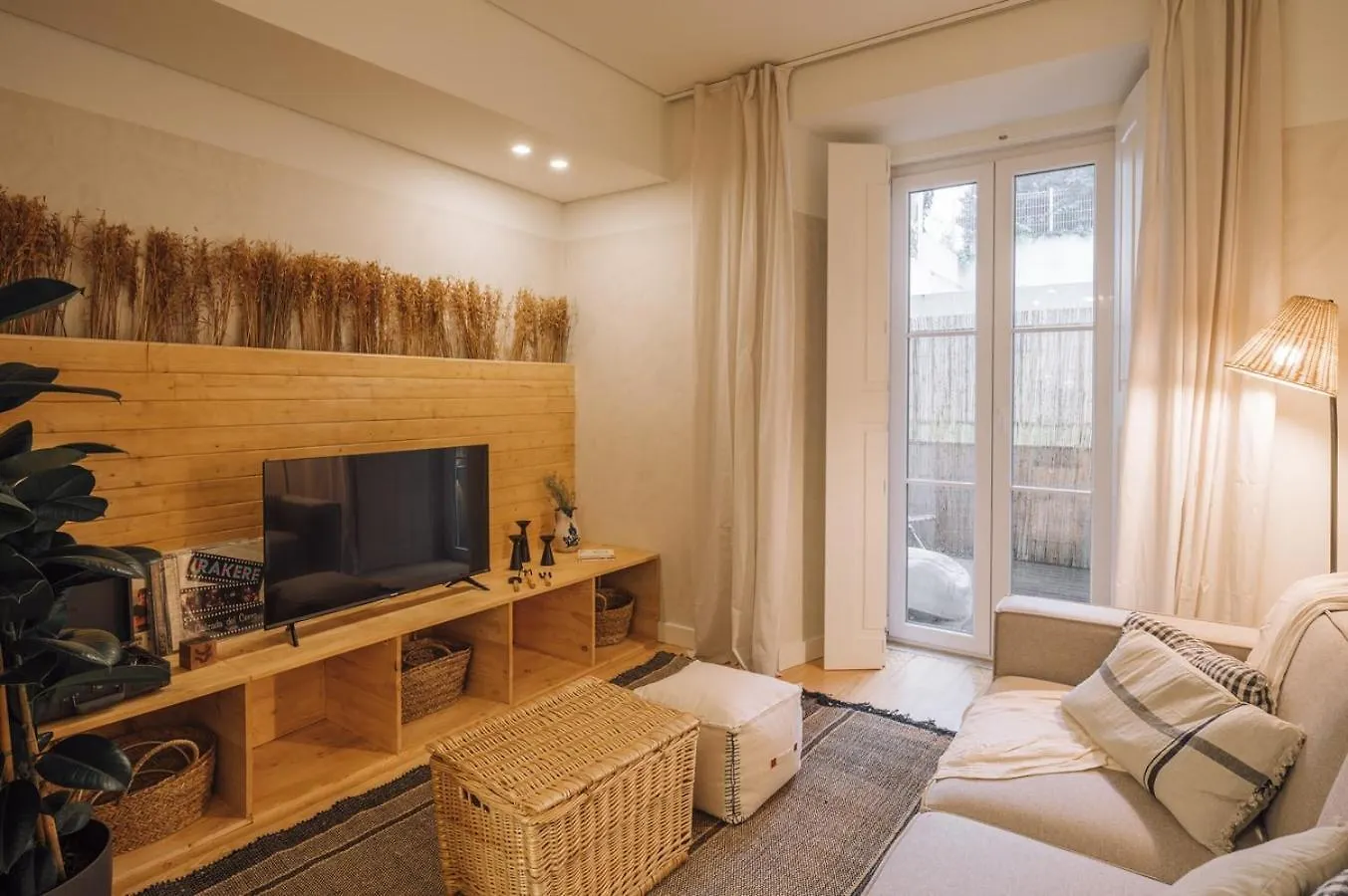Apartment Martos - 1 Bedroom And Terrace In Santos Lisbon Portugal