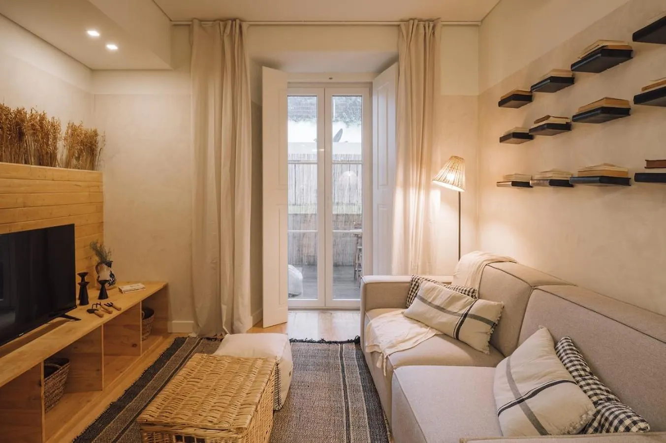Apartment Martos - 1 Bedroom And Terrace In Santos Lisbon